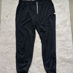 Black Vuori jogger size XL